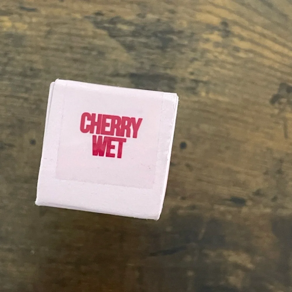 NEW IN BOX * Jeffree Star Velvet Trap Lipstick‎ in Cherry Wet